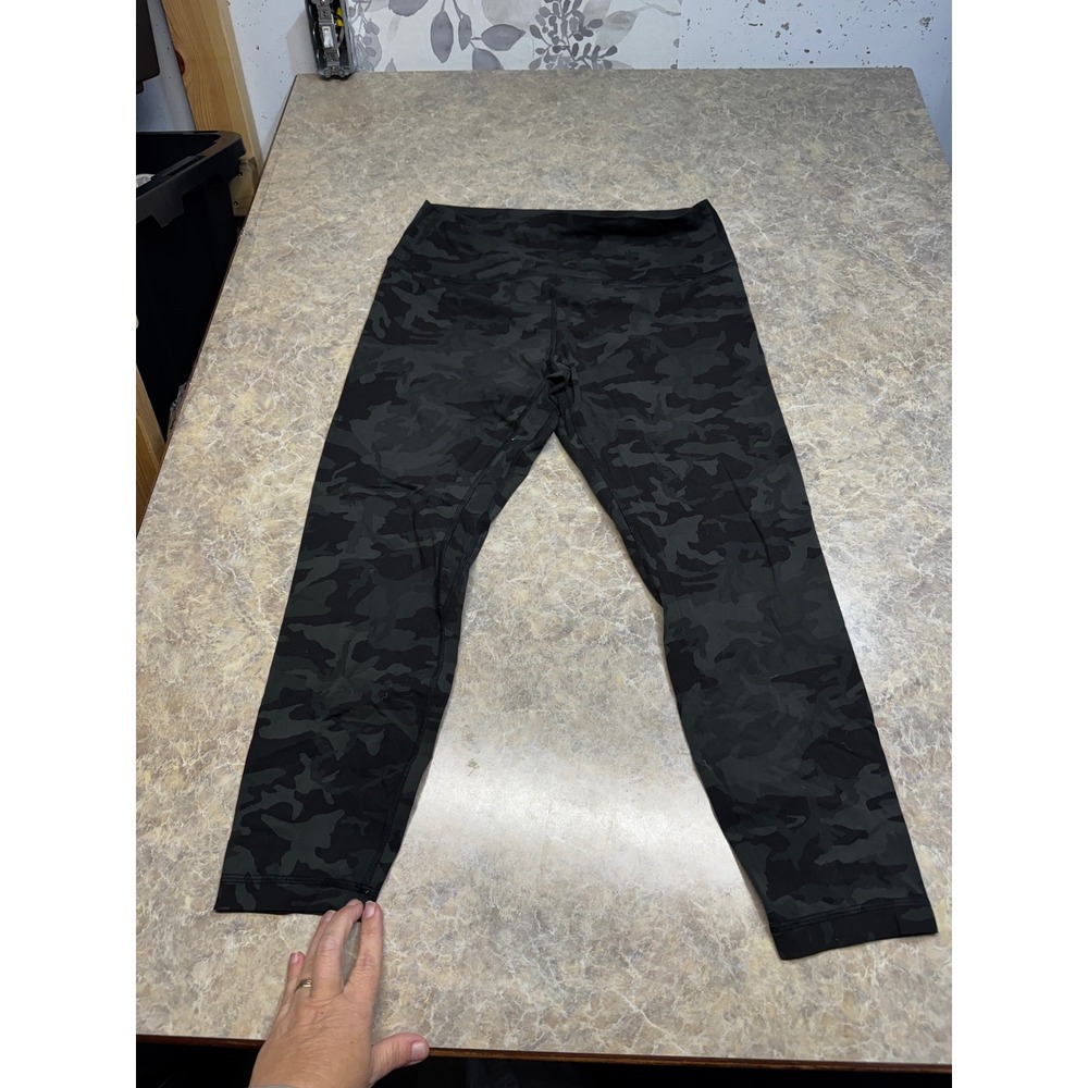 Lululemon High Rise Camo Leggings Green Black Heritage 365 Camo 7/8 Tights